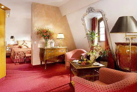 Romantik Hotel Bülow Residenz Dresden 4*,